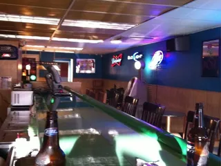 Top Hat Bar