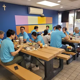 sushi and sashimi, interior