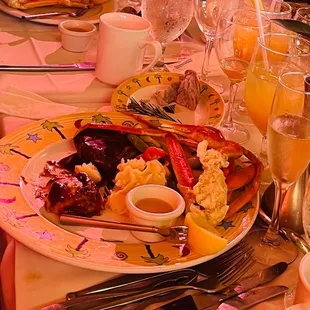Food was not that great and thin snow crab legs