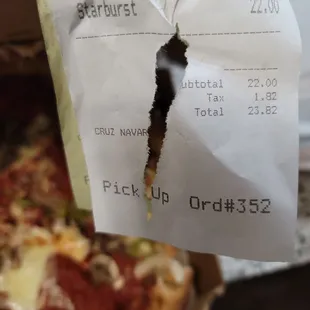 the receipt for the pizza