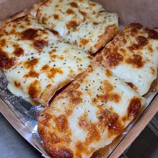 Garlic Bread  - comes with marinara sauce for dipping