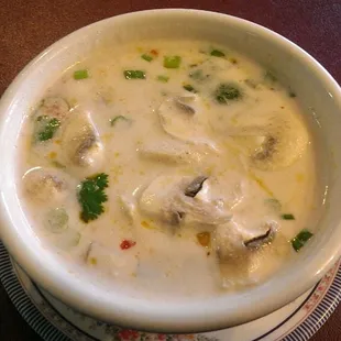 Tom Kha!