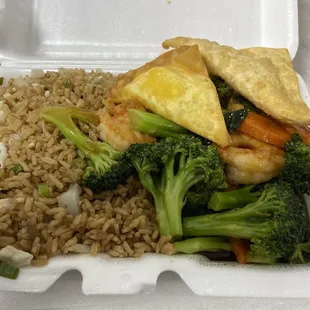 Shrimp and broccoli with wonton
