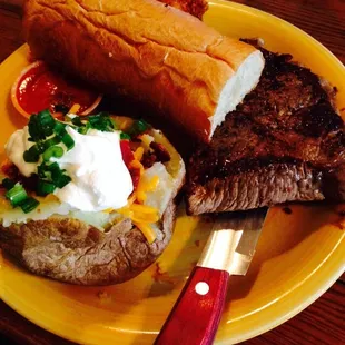 Beau does "Steak &amp; Potato" right!  It's "Hambone Harris" approved