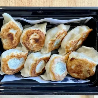 Pan-Fried Pork Dumplings (8 Pcs)