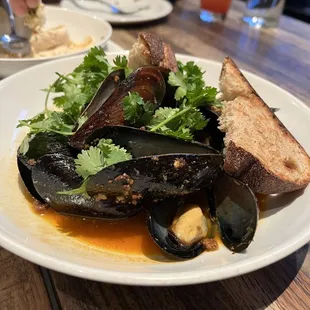Pan Roasted Black Mussels