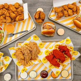 food, chicken wings and fried chicken