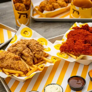 chicken wings and fried chicken, food