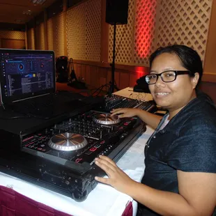 This is Cielo continuing on her training on becoming an independent Mobile DJ.