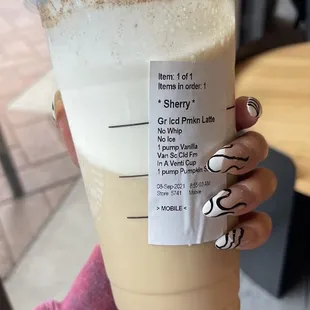 Today's drink--I would get this fall drink again, sans the vanilla sweet cream cold foam though!