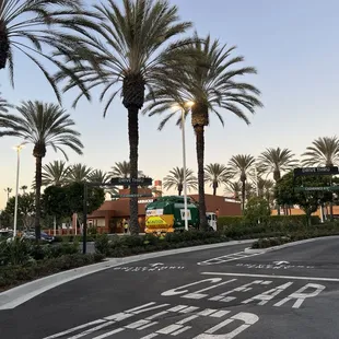 Drive-thru is on El Pollo Loco side ..two lanes!!