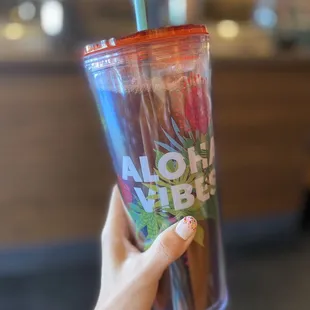 Iced venti blonde americano - starbucks is always consistent!