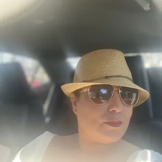 Ana R.
