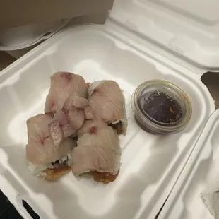 LEMON TAIL CEVICHE (missing all the toppings + I had asked for chopsticks and spicy mayo and they also did not even send that)