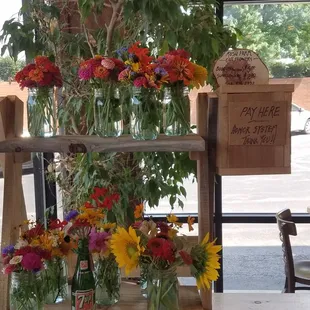 Honor box flowers, yes please!