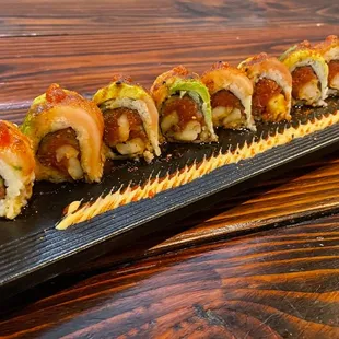 Sicario (Sp.Tuna/Shrimp Temp./Albacore top/Cajun Sauce)