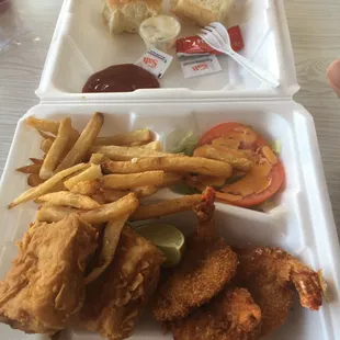 food, chicken wings and fried chicken