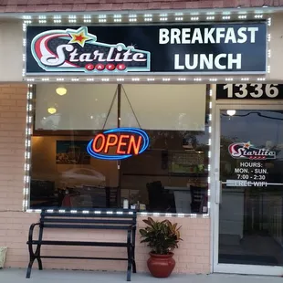 The outside of Starlite cafe - Dunedin, Florida