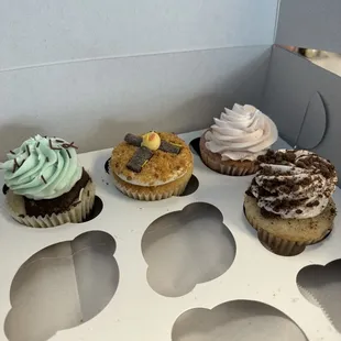 Grasshopper, Campfire, Strawberry Sensation, &amp; Cookies &amp; Cream Cupcakes