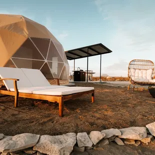 Outdoor lounge, firepit &amp; shaded dining area for Dome 1 - Sirius.