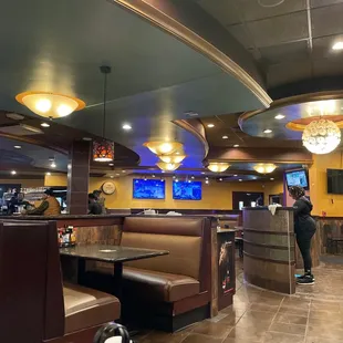 The Restaurant is nice and open, plenty off room for a large or smaller crowd. Today is Wednesday, kinda slow.