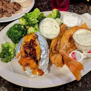 Red snapper, baked potato &amp; broccoli