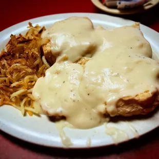 Biscuits and gravy with hash browns See more on Instagram @CheatDay_SA