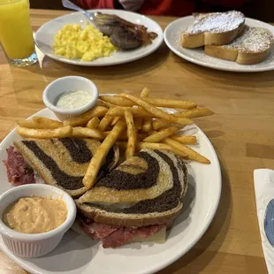Reuben Sandwich with mushrooons