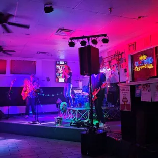 SONIK JUNKIES rocking the stage