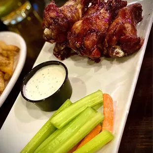 Chipotle hibiscus wings