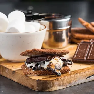 s&apos;mores board