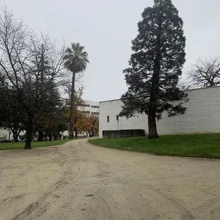 Pathway from Museum to Sutter's Fort