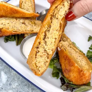 Ahi Chicken Eggrolls | Instagram @restaurant_aholic