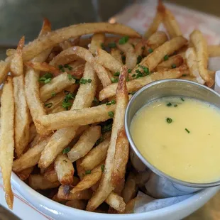 Fries and béarnaise