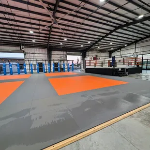 2700sf mat space