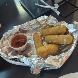 Delicious mozzarella sticks
