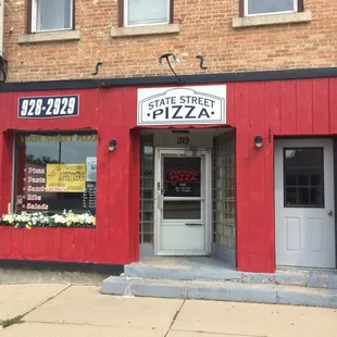The Main Street view of state street pizza!