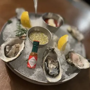 1/2 dozen oysters