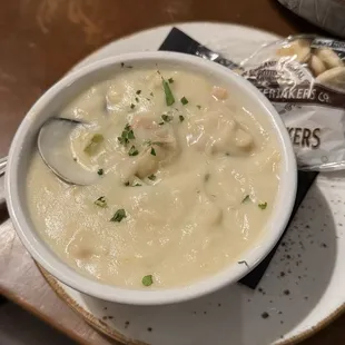 Cup clam chowder