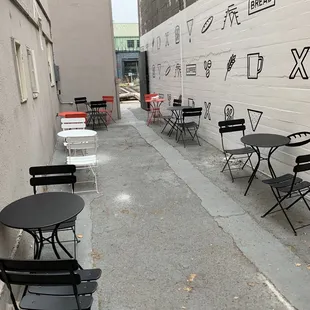 Side alley outdoor seating.