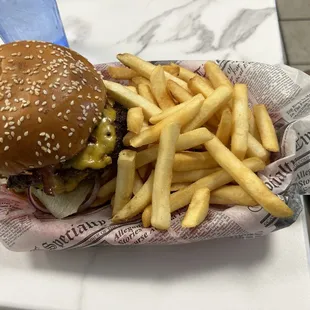 The burgers and fries here are the best I've had in a long time!