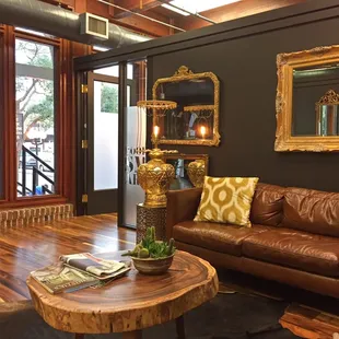 1st floor lounge area