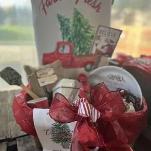 Build a basket Christmas gifts