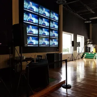 Tv wall