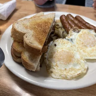 2 eggs, toast, potato's and sausage links