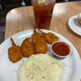 Fried Shrimp lunch basket with Mashed Potatoes