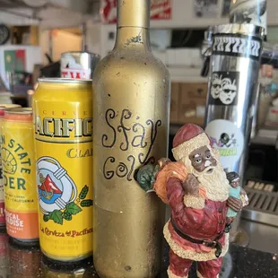 Stay gold and their Xmas decor lol    Dear Santa   All I want for Xmas is MORE RIBS LOL