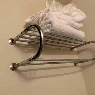 Rusted towel hangers... r you kidding me