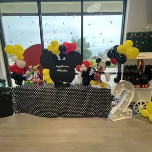 Cake table