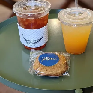 Iced tea, an Apricot Goldenberry Spritzer and an oatmeal cream pie. Yum!